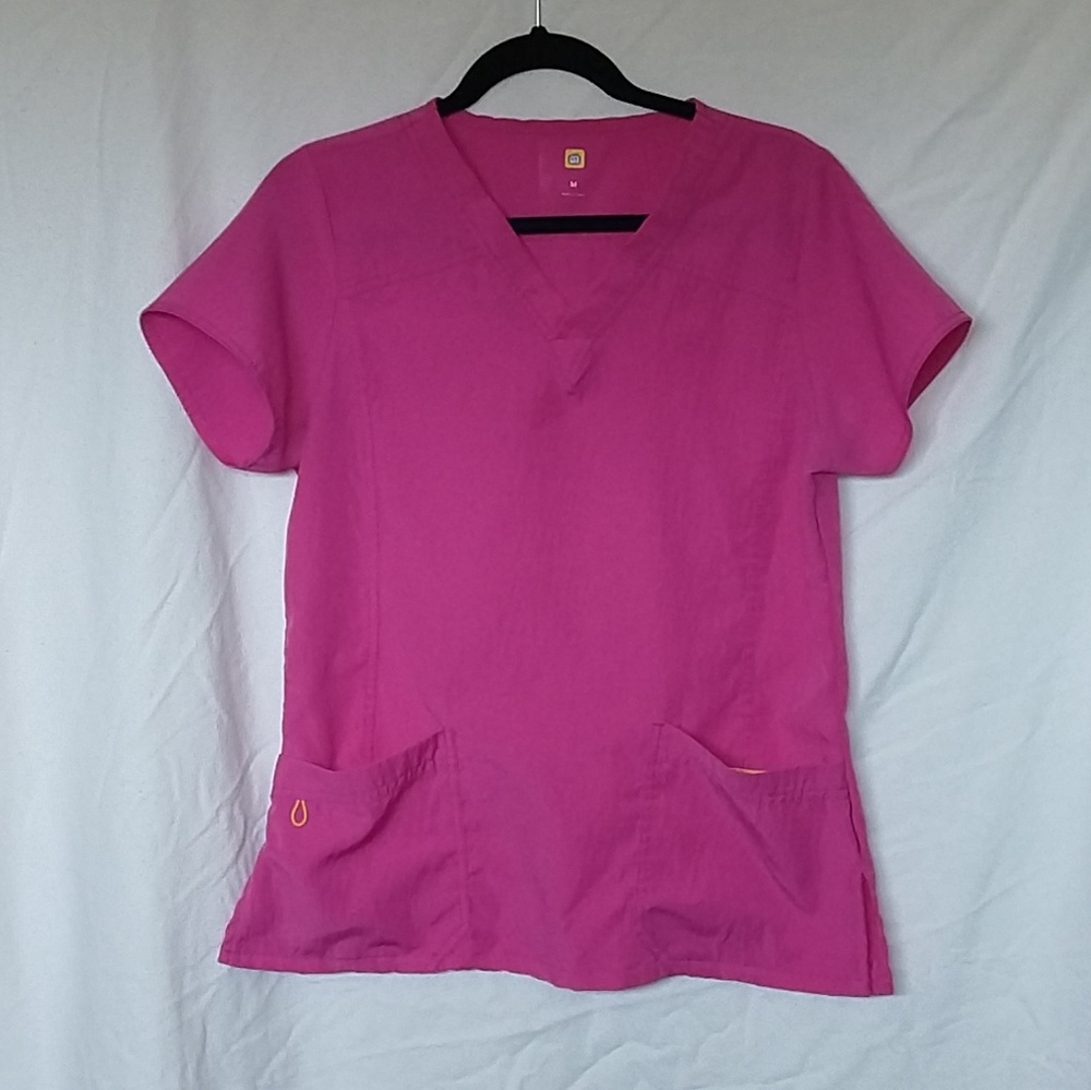 Women's WonderWink Medium pink V neck scrub top